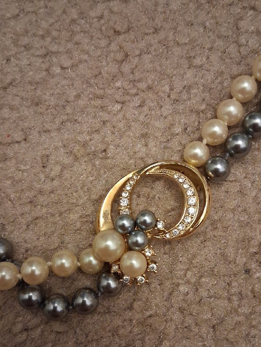 Classic Two-Tone Pearl Necklace with Gold Accent
